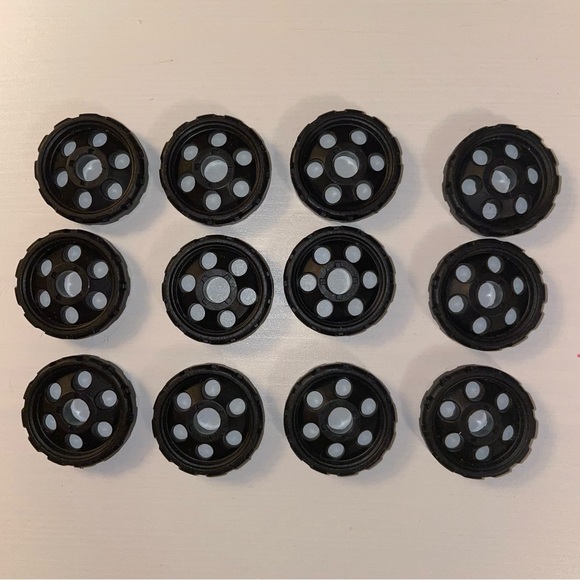 ⭐️FWP K’Nex Wheel Assortment- 17 Pieces - Picture 4 of 7